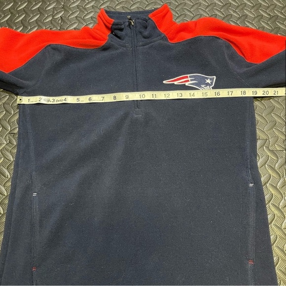 NFL Patriots Football Fleece Sweatshirt 1/4 Zipper Red Navy Size Medium 10/12 - Picture 6 of 9
